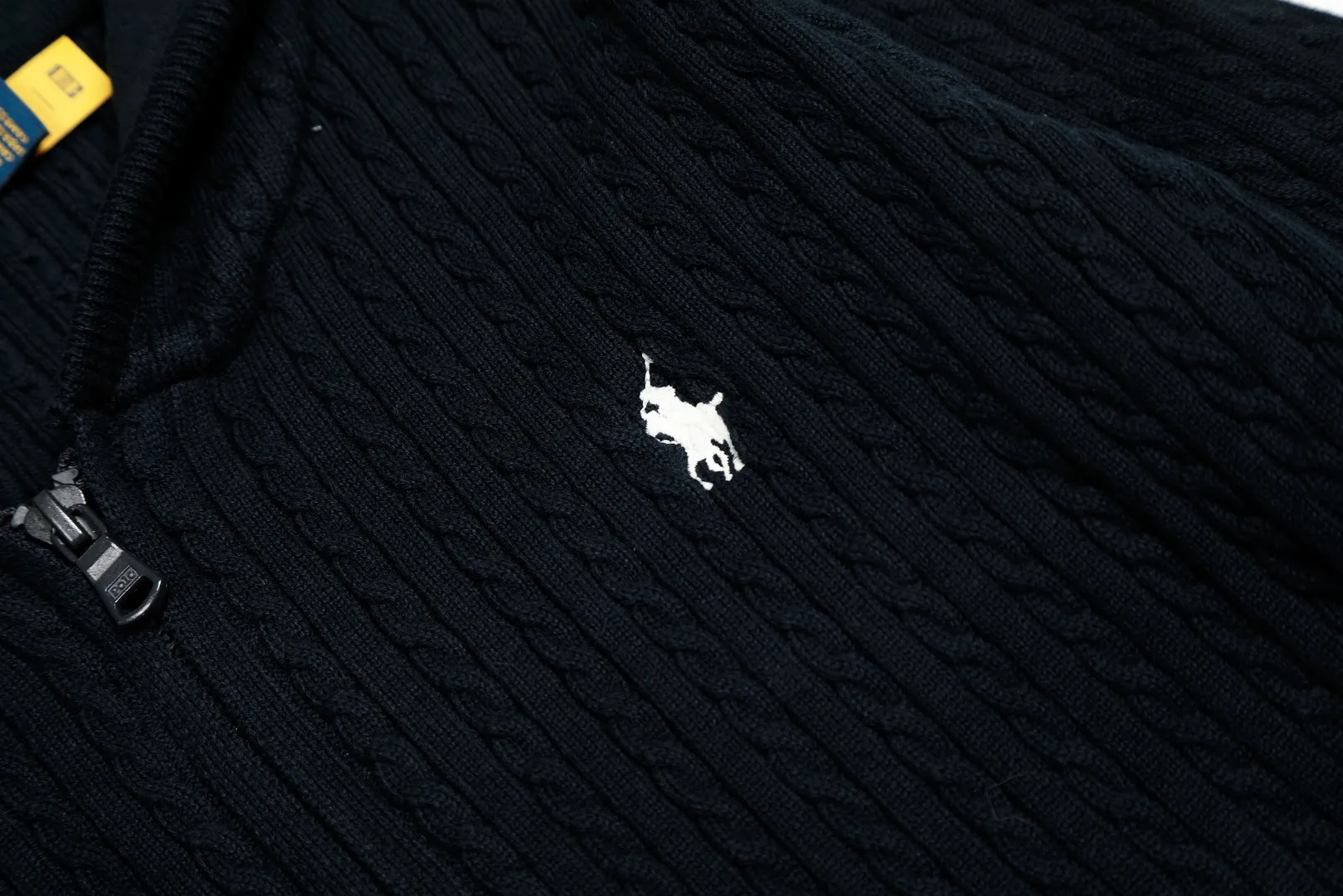 P310 Top quality" Style number: DS501# (not off the shelves all year round) [Ralph Lauren small twist solid color pony embroidered logo full zipper hooded jacket] ✅Ralph Lauren old money style classic basic versatile goddess style small twist zipper hooded jacket ✅Main supplier platform live broadcast Wholesale entity Replenish when out of stock Not off the shelf ✅ZP quality 1:1 version Scan the code to enter the GF website Counter quality ✅Customized zipper color is the same The full zipper stitching hood is very complicated. The small twist process takes a long time and the cost is extremely high. ✅The quality of the details is the only one in Guangzhou. Imported quality cotton yarn, focusing on high-end, cost-effective, good quality. Needless to say, the goddess’s upper body is really amazing, so sweet, so beautiful. This coat is really good-looking. Navy blue, apricot, pink, yellow, purple, light blue, Chinese red